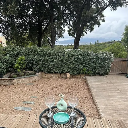 Charming House With Terrace And Pool Prázdninový dům