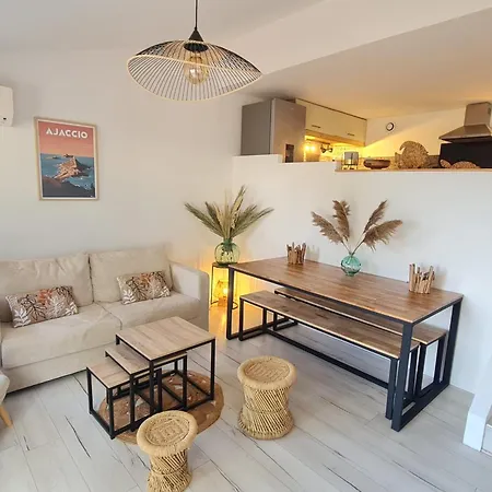 Dom wakacyjny Charming House With Terrace And Pool Porticcio (Corsica)