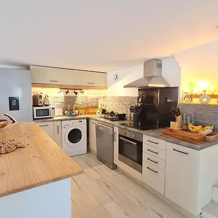 Charming House With Terrace And Pool Semesterbostad *