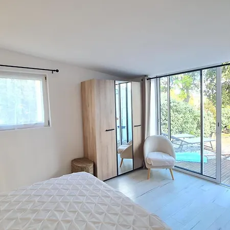 Charming House With Terrace And Pool 펜션 *