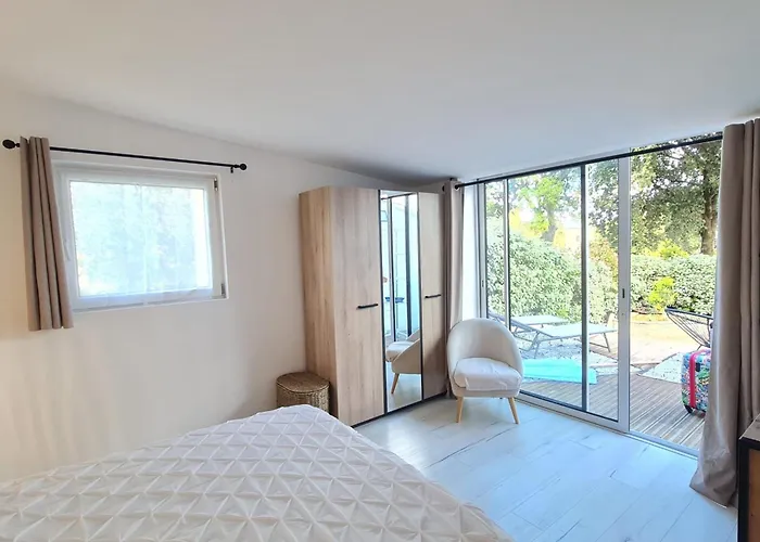 Charming House With Terrace And Pool Vakantiehuis *